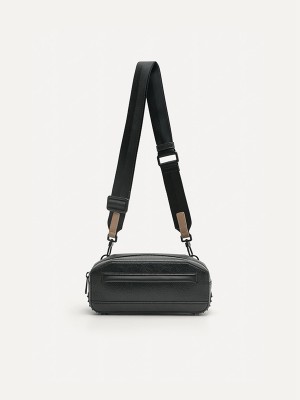 Black Men's Pedro Baguette Sling Bag | WXUQKN-396