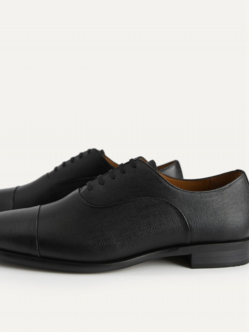 Black Men's Pedro Textured Leather Oxford Shoes | IUYPGO-759