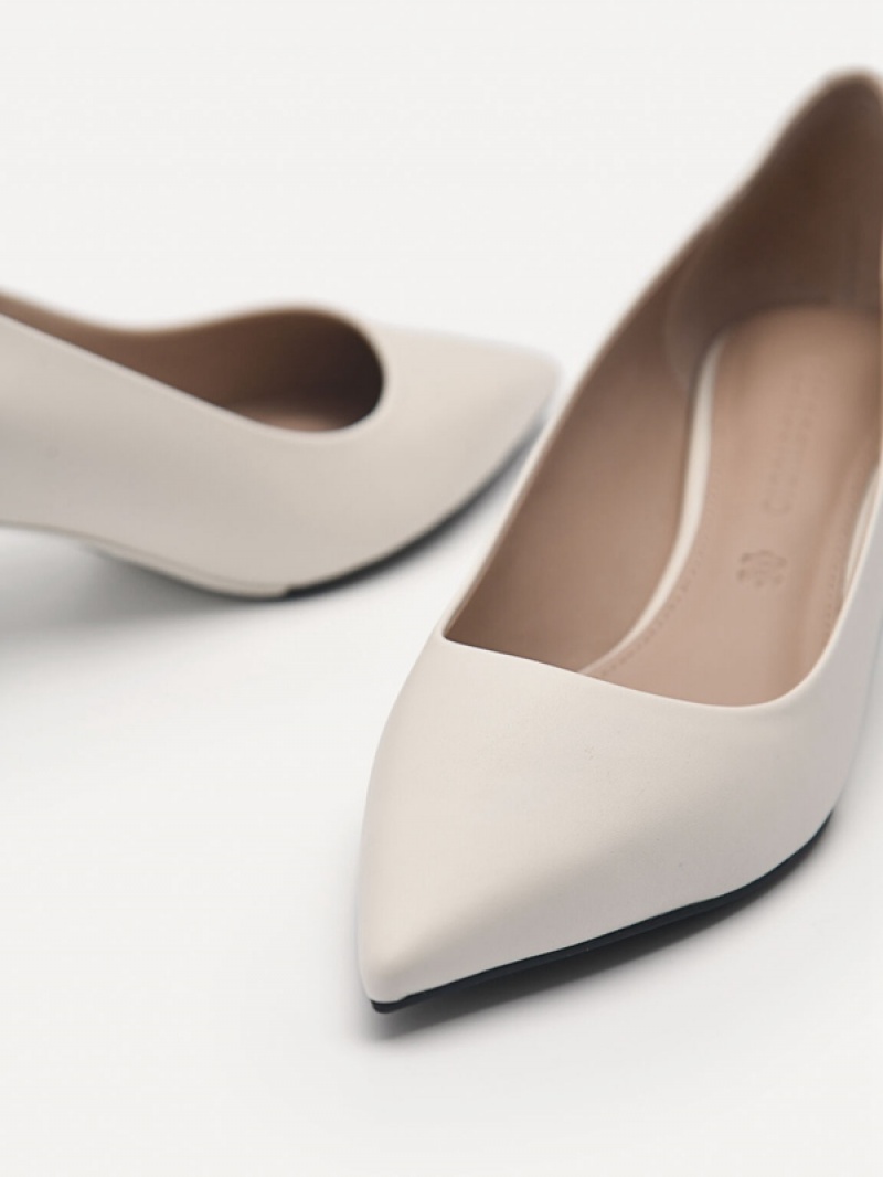 Cream Women's Pedro Ines Leather Pumps | YZMVSX-602