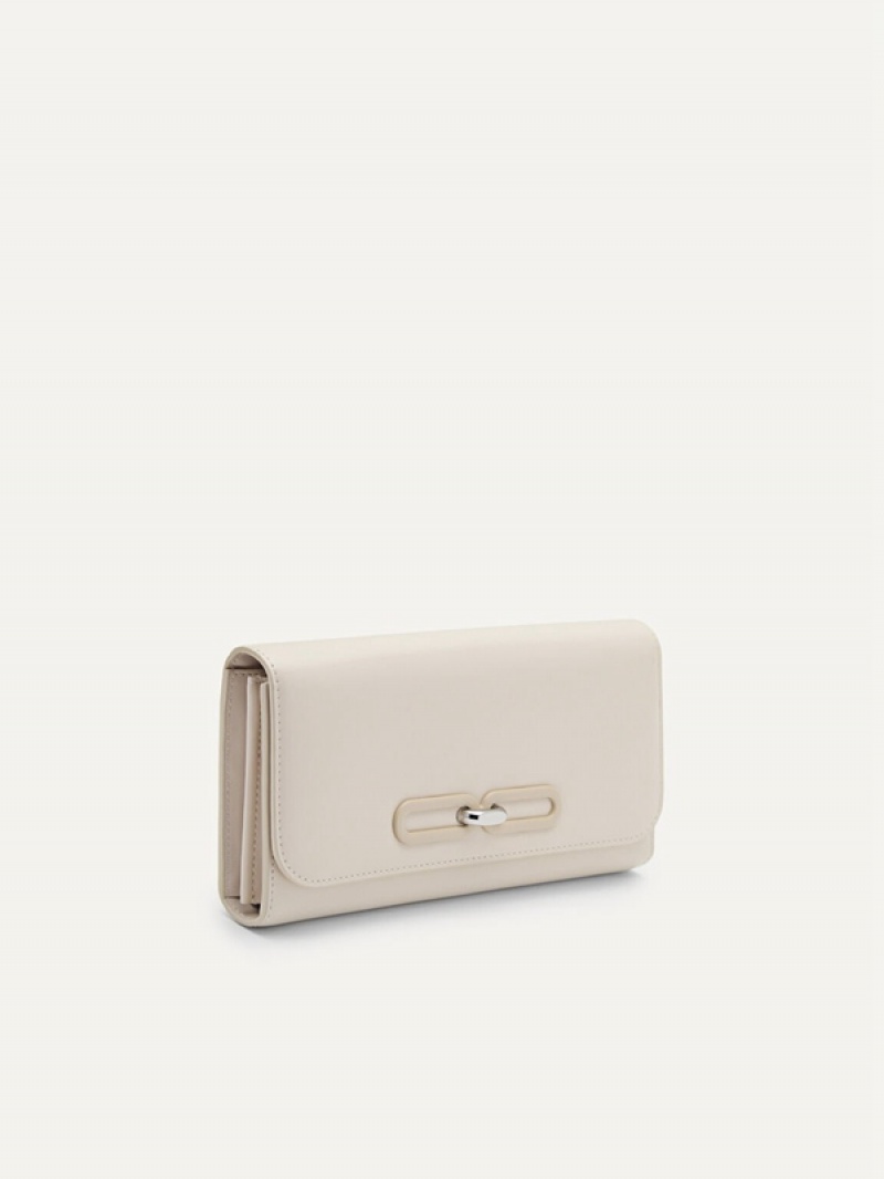 Cream Women's Pedro Studio Leather Bifold Wallet | DEIOLS-821