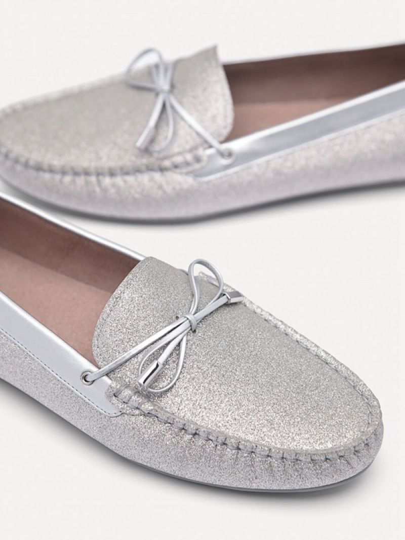 Silver Women's Pedro Glitter Bow Moccasins | RXYILZ-235